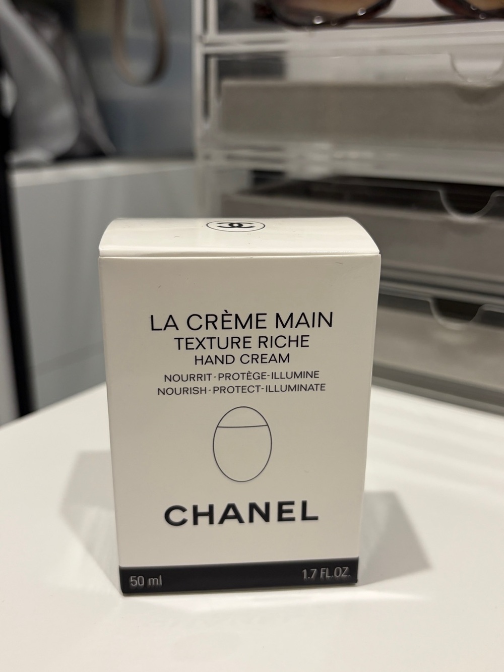 CHANEL La Crème Main Texture Riche Hand Cream